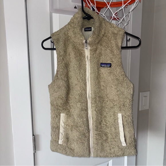 Patagonia Women’s Los Gatos Fleece Vest Khaki - Picture 2 of 10